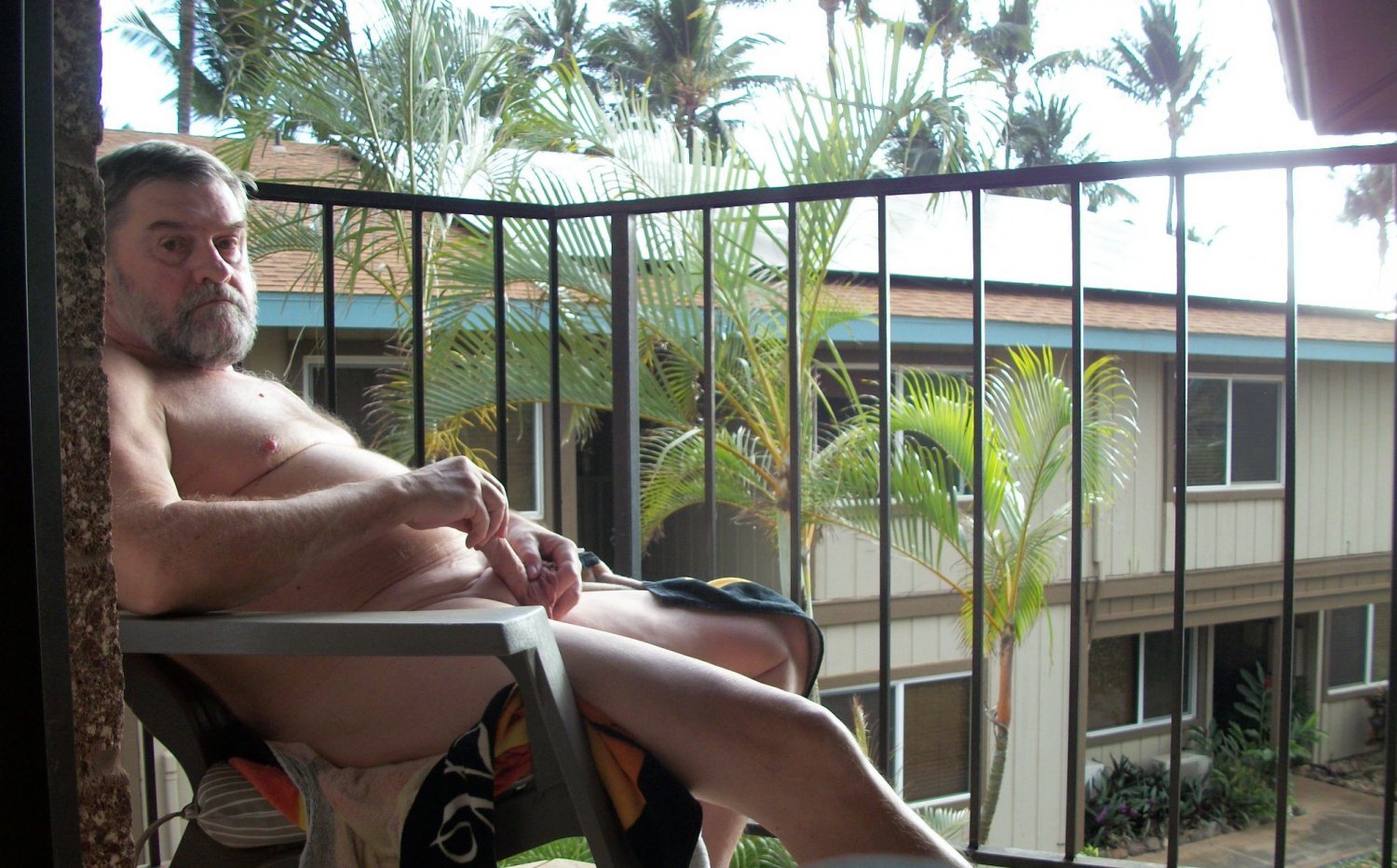 Cock runs his life #6npkrRjK